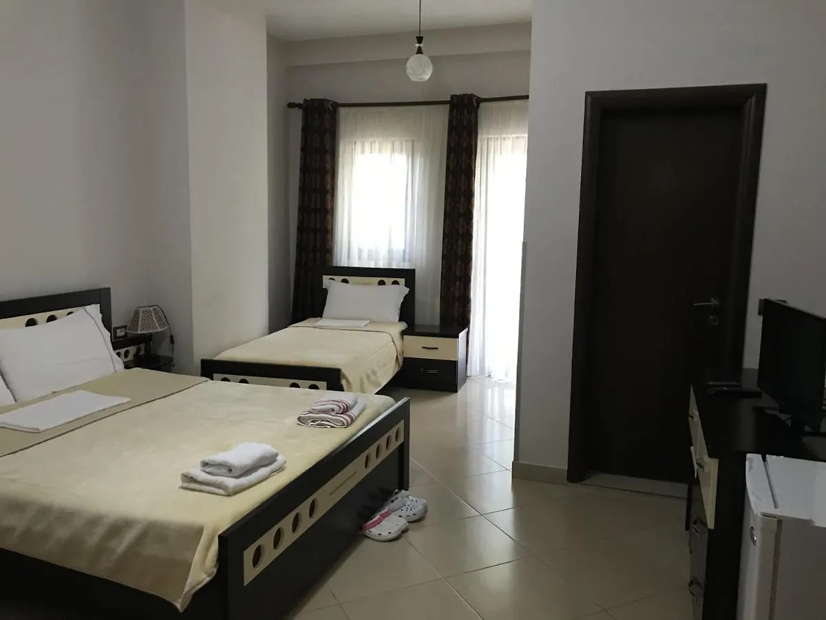 Hotel Camping Lini