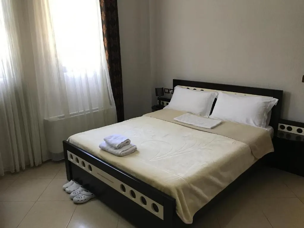 Hotel Camping Lini