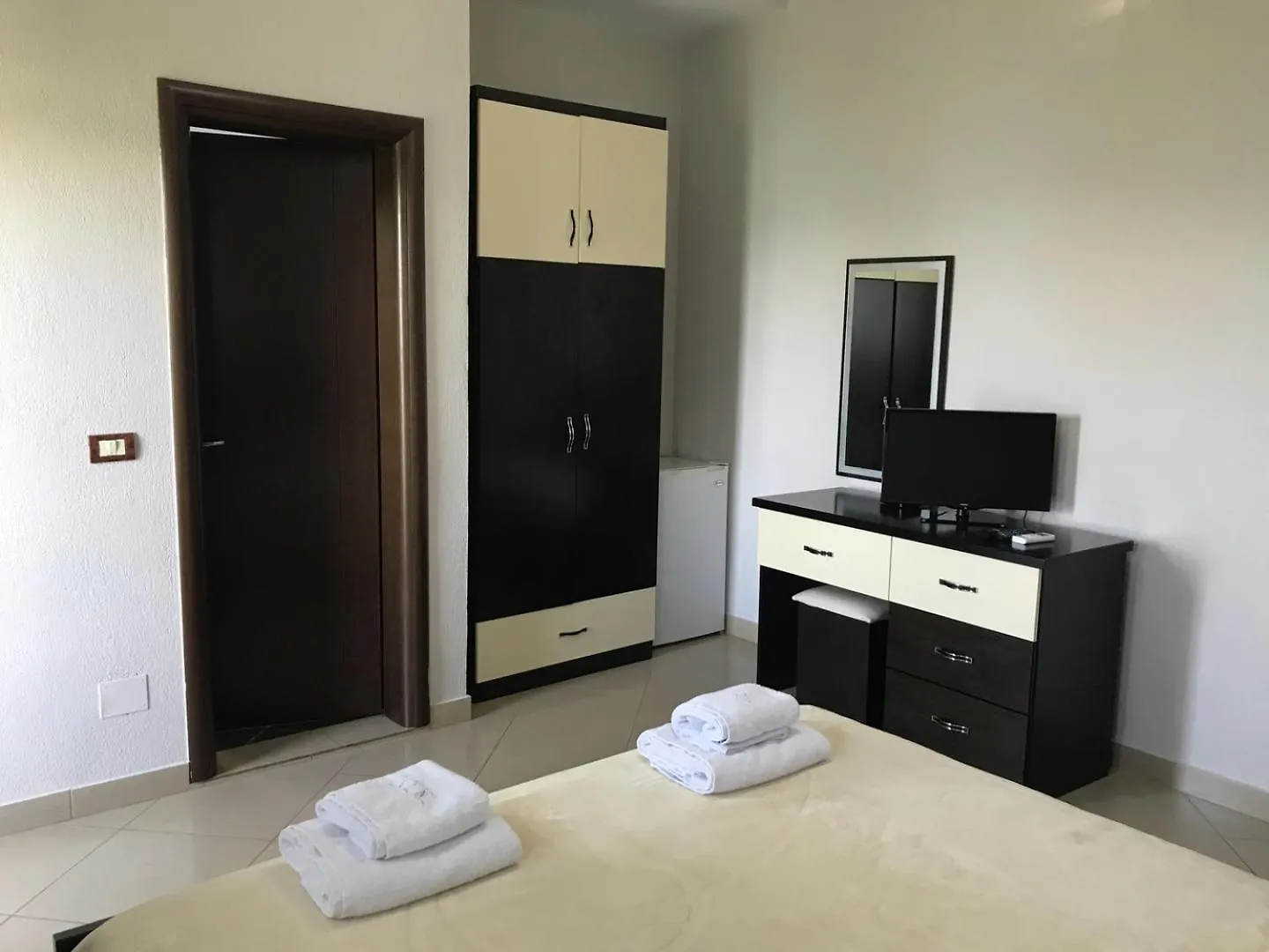 Hotel Camping Lini