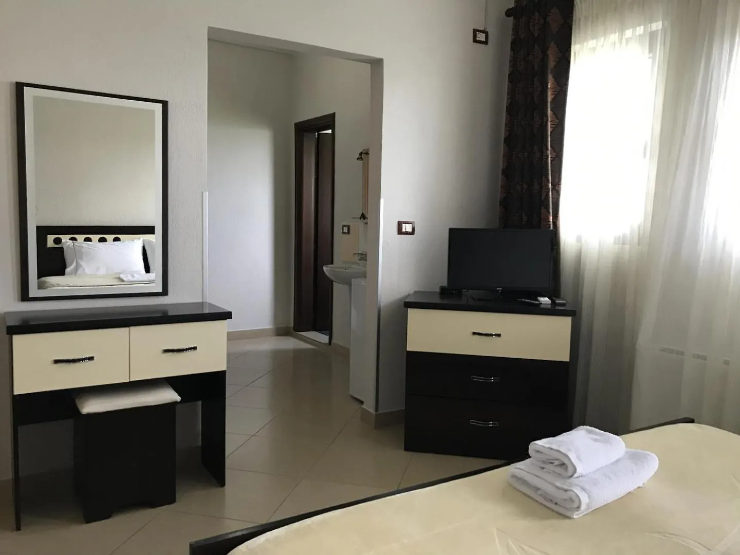 Hotel Camping Lini